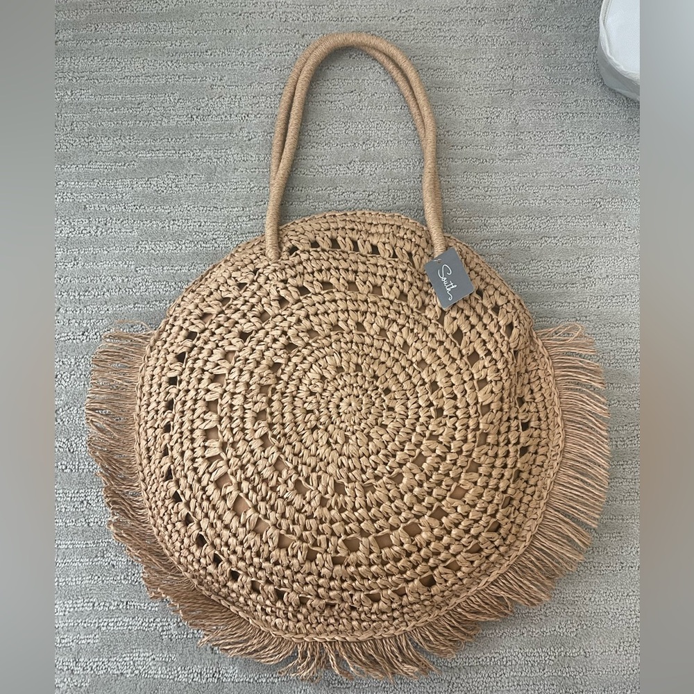 Straw tote beach bag